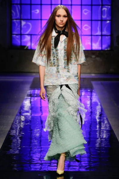 Look 28